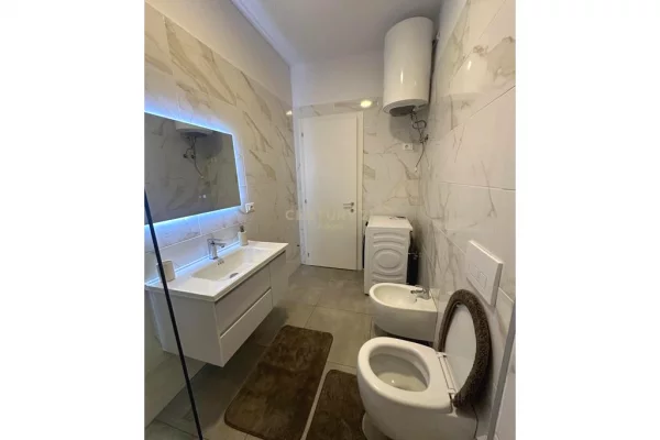 Shtepi me qera Apartament ne Tirane, 1+1, Mobilimi E mobiluar, Pagesa 650  Euro.