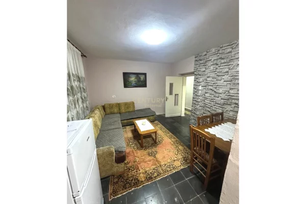 Shtepi me qera 2+1 ne Tirane - 400 Euro
