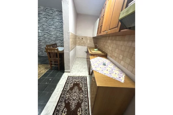 Shtepi me qera Apartament ne Tirane, 2+1, Mobilimi E mobiluar, Pagesa 400  Euro.