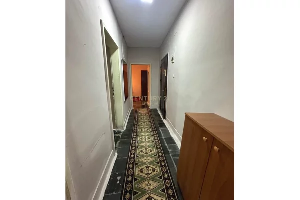 Shtepi me qera Apartament ne Tirane, 2+1, Mobilimi E mobiluar, Pagesa 400  Euro.