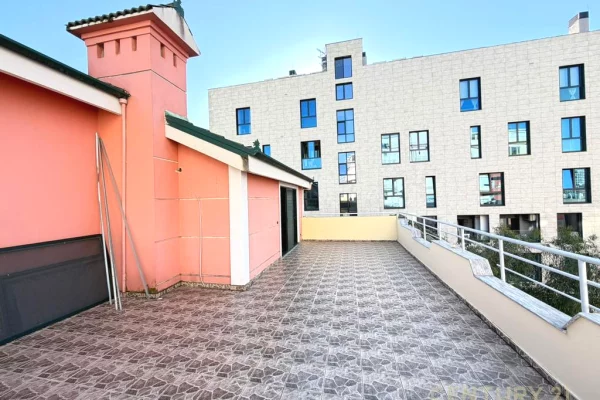 Shtepi me qera Vila Luksoze ne Tirane, 7+1, Mobilimi Bosh, pa mobiluar, Pagesa 3,500  Euro.