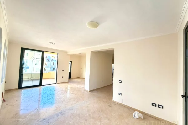 Shtepi me qera Vila Luksoze ne Tirane, 7+1, Mobilimi Bosh, pa mobiluar, Pagesa 3,500  Euro.