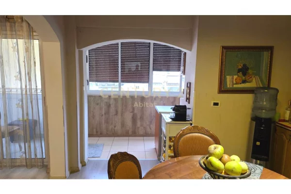 Appartamento in vendita a Tirana 2+1, Arredato