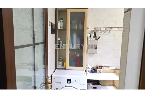 Appartamento in vendita a Tirana 2+1, Arredato