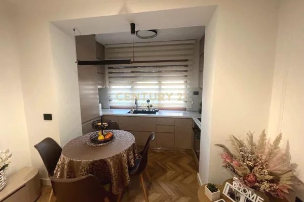 Appartamento in vendita a Tirana 2+1, Arredato