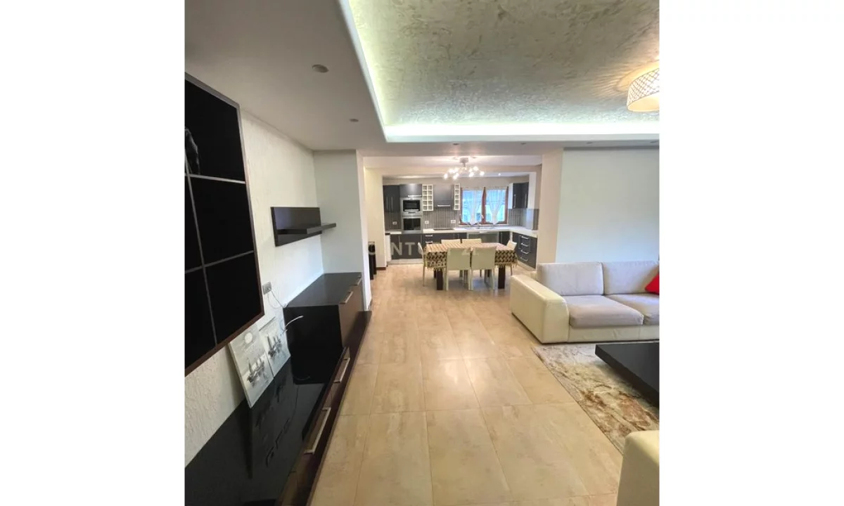 Shtepi me qera Apartament ne Tirane, 3+1, Mobilimi E mobiluar, Pagesa 900  Euro.