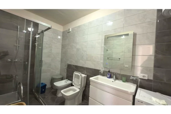 Appartamento in vendita a Tirana 2+1, Arredato