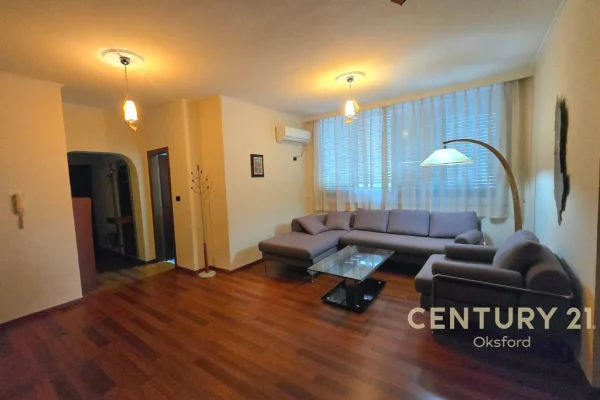 Shtepi me qera 2+1 ne Tirane - 1,300 Euro