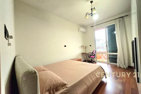 Shtepi me qera Apartament ne Tirane, 2+1, Mobilimi E mobiluar, Pagesa 1,300  Euro.