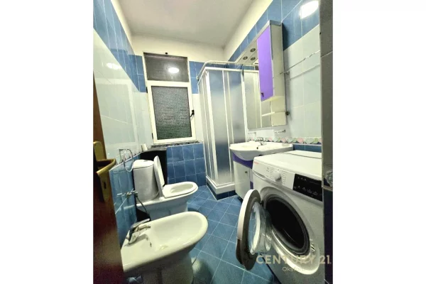 Shtepi me qera Apartament ne Tirane, 2+1, Mobilimi E mobiluar, Pagesa 1,300  Euro.