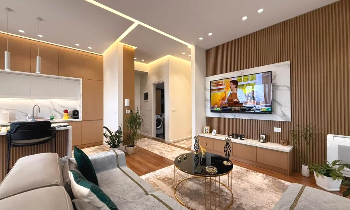 Appartamento in vendita a Tirana 2+1, Arredato