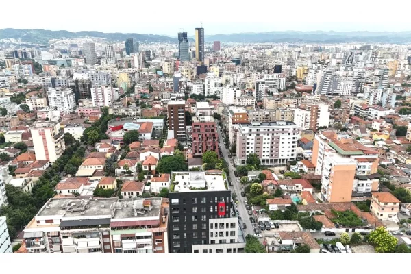 Appartamento in vendita a Tirana 2+1, Arredato