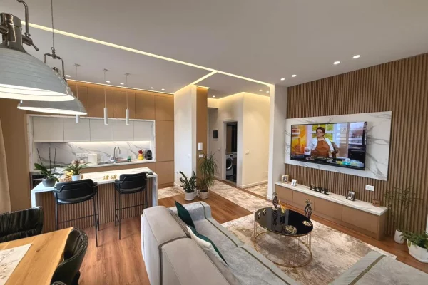 Appartamento in vendita a Tirana 2+1, Arredato