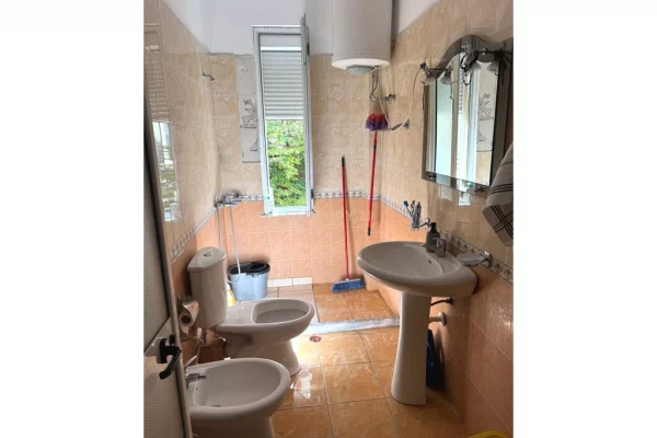 Appartamento in vendita a Tirana 2+1, Arredato