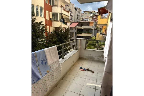 Appartamento in vendita a Tirana 2+1, Arredato