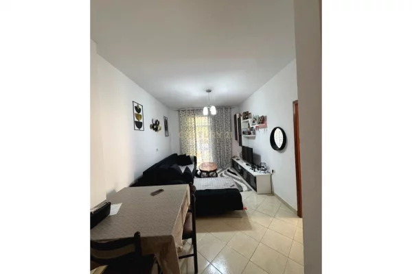 Appartamento in vendita a Tirana 2+1, Arredato