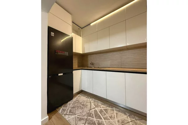 Appartamento in vendita a Tirana 2+1, Arredato