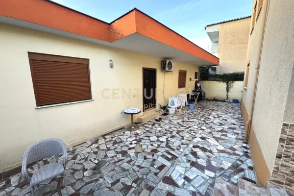 Villa di lusso in vendita a Tirana 5+1, SemiArredato