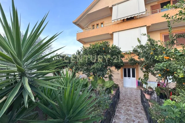 Villa di lusso in vendita a Tirana 5+1, SemiArredato