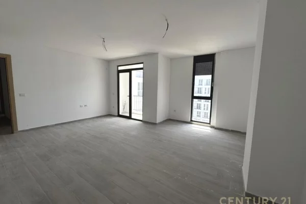 Shtepi ne shitje Apartament ne Tirane, 3+1, Mobilimi Bosh, pa mobiluar, Pagesa 128,000  Euro.