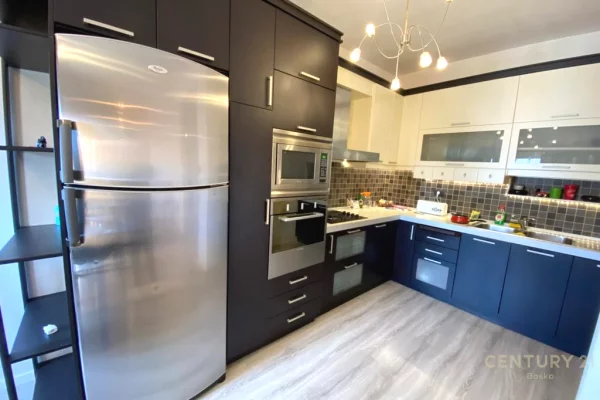 Shtepi ne shitje Apartament ne Tirane, 2+1, Mobilimi Pjeserisht e mobiluar, Pagesa 230,000  Euro.