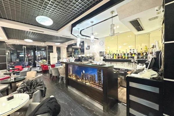 PEDIATRIA, KOMPERCIAL PER QIRA