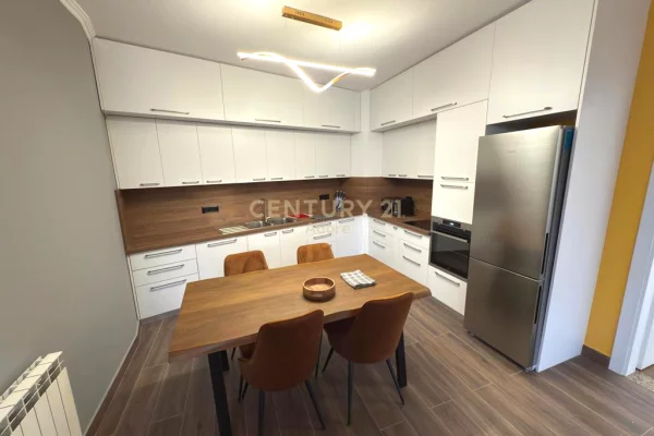 Shtepi me qera Apartament ne Tirane, 2+1, Mobilimi E mobiluar, Pagesa 1,600  Euro.