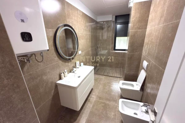 Shtepi me qera Apartament ne Tirane, 2+1, Mobilimi E mobiluar, Pagesa 1,600  Euro.