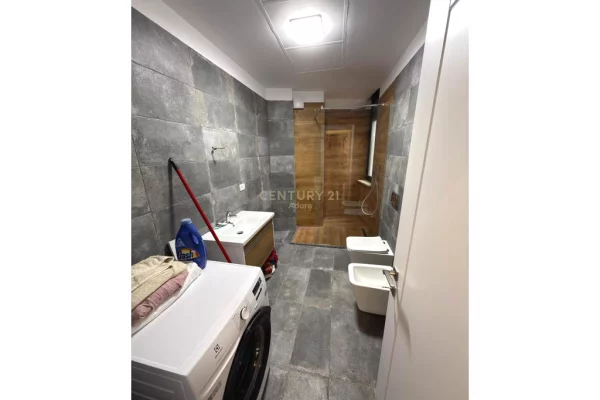 Shtepi me qera Apartament ne Tirane, 2+1, Mobilimi E mobiluar, Pagesa 1,600  Euro.