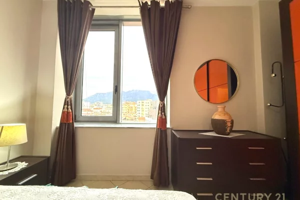 Shtepi me qera Apartament ne Tirane, 2+1, Mobilimi E mobiluar, Pagesa 1,000  Euro.
