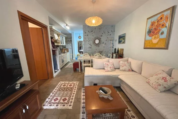 Shtepi ne shitje Apartament ne Durres, 2+1, Mobilimi E mobiluar, Pagesa 187,000  Euro.