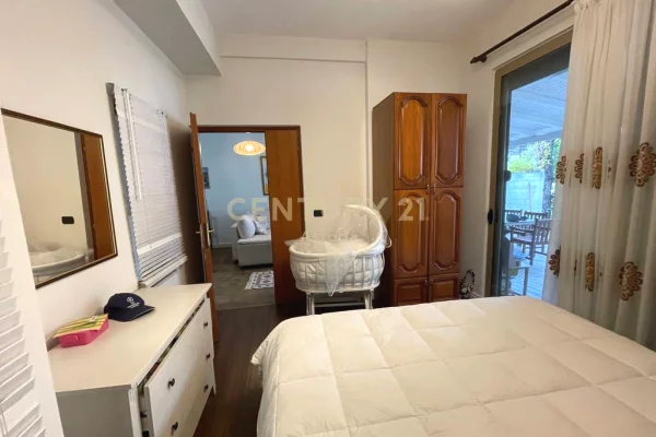 Shtepi ne shitje Apartament ne Durres, 2+1, Mobilimi E mobiluar, Pagesa 187,000  Euro.