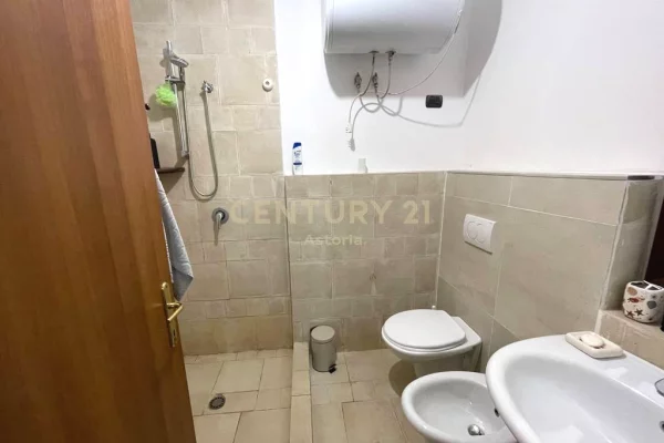 Shtepi ne shitje Apartament ne Durres, 2+1, Mobilimi E mobiluar, Pagesa 187,000  Euro.