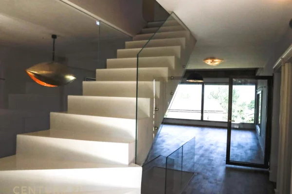 Shtepi ne shitje Vila Luksoze ne Tirane, 4+1, Mobilimi Pjeserisht e mobiluar, Pagesa 1,547,000  Euro.