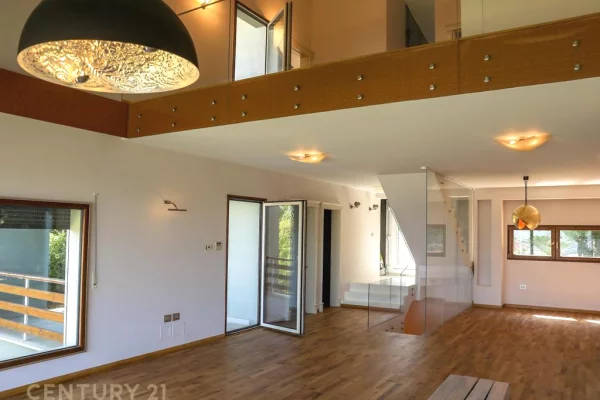 Shtepi ne shitje Vila Luksoze ne Tirane, 4+1, Mobilimi Pjeserisht e mobiluar, Pagesa 1,547,000  Euro.