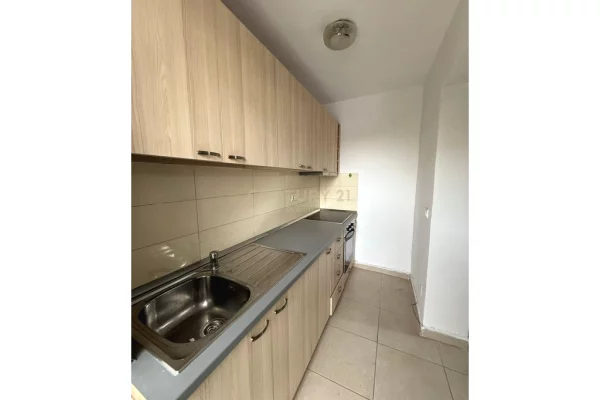 Shtepi me qera Apartament ne Tirane, 2+1, Mobilimi E mobiluar, Pagesa 450  Euro.