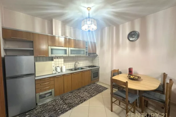 Shtepi me qera Apartament ne Tirane, 2+1, Mobilimi E mobiluar, Pagesa 700  Euro.