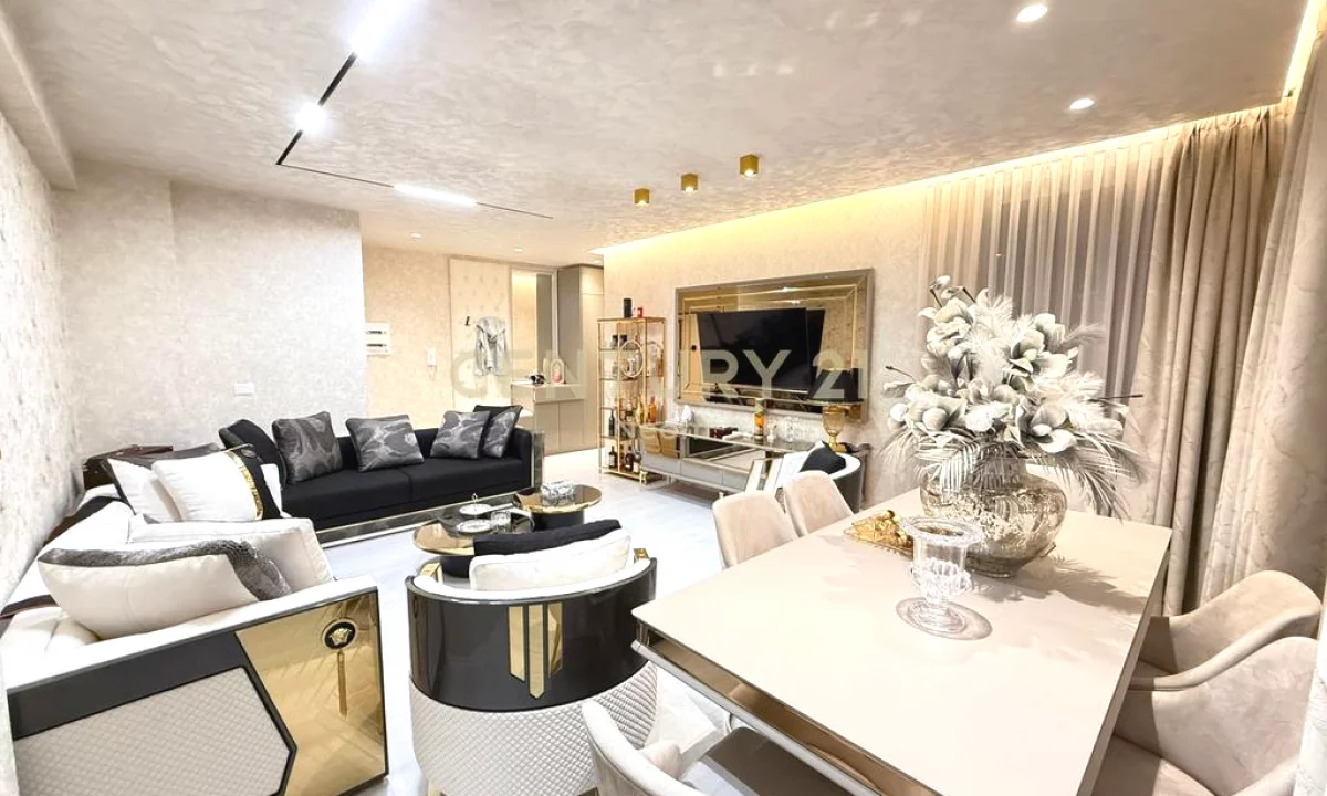 Appartamento in vendita a Tirana 2+1, Arredato