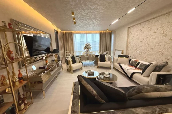 Appartamento in vendita a Tirana 2+1, Arredato