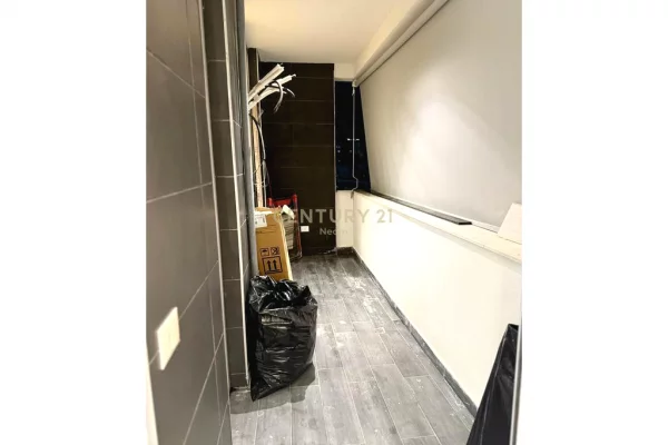 Appartamento in vendita a Tirana 2+1, Arredato