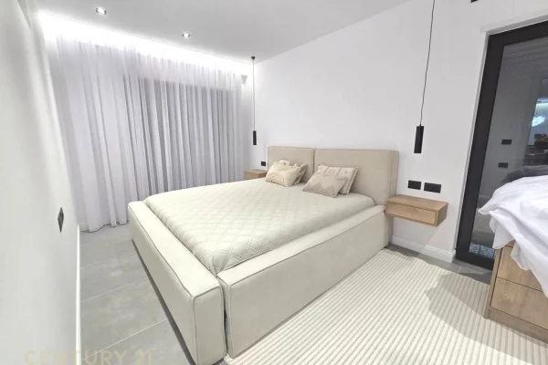 Shtepi me qera Apartament ne Tirane, 3+1, Mobilimi E mobiluar, Pagesa 1,700  Euro.