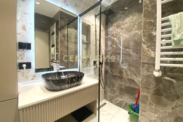 Shtepi me qera Apartament ne Tirane, 2+1, Mobilimi E mobiluar, Pagesa 1,700  Euro.