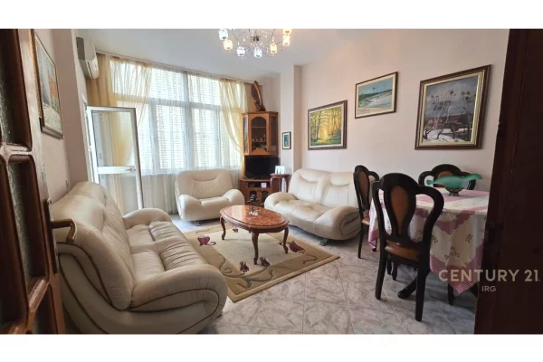 Shtepi me qera Apartament ne Tirane, 3+1, Mobilimi E mobiluar, Pagesa 650  Euro.