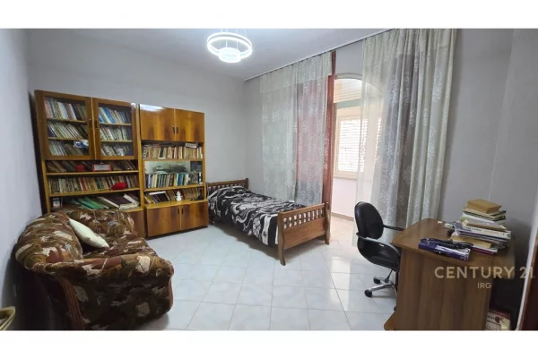 Shtepi me qera Apartament ne Tirane, 3+1, Mobilimi E mobiluar, Pagesa 650  Euro.