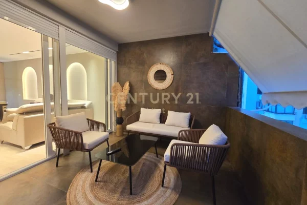 Shtepi ne shitje Apartament ne Tirane, 2+1, Mobilimi E mobiluar, Pagesa 320,000  Euro.