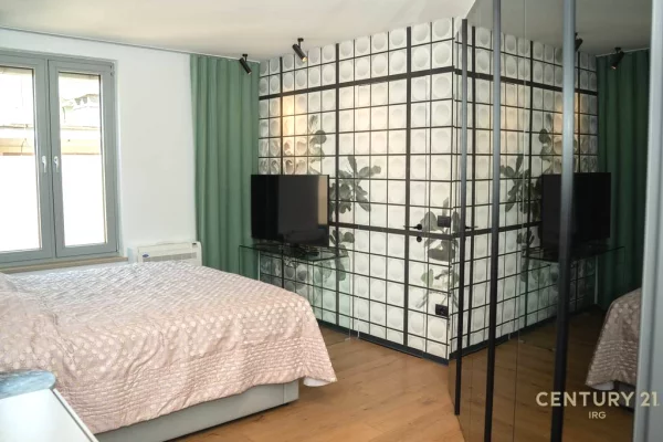 Shtepi me qera Apartament ne Tirane, 3+1, Mobilimi E mobiluar, Pagesa 1,600  Euro.