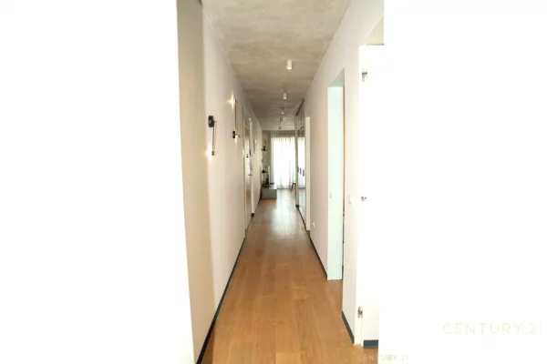 Shtepi me qera Apartament ne Tirane, 3+1, Mobilimi E mobiluar, Pagesa 1,600  Euro.