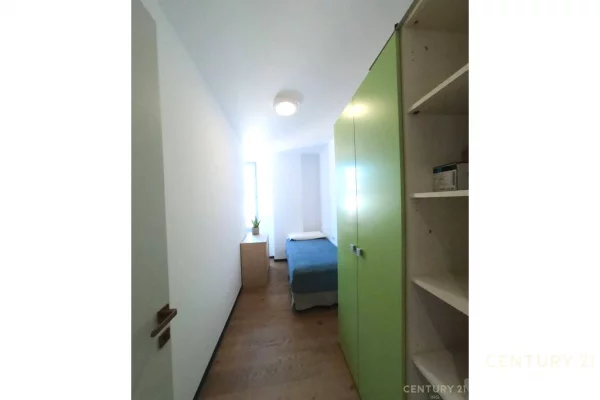 Shtepi me qera Apartament ne Tirane, 3+1, Mobilimi E mobiluar, Pagesa 1,600  Euro.