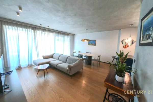 Shtepi me qera Apartament ne Tirane, 3+1, Mobilimi E mobiluar, Pagesa 1,600  Euro.