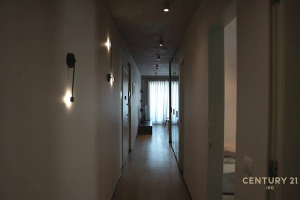 Shtepi me qera Apartament ne Tirane, 3+1, Mobilimi E mobiluar, Pagesa 1,600  Euro.